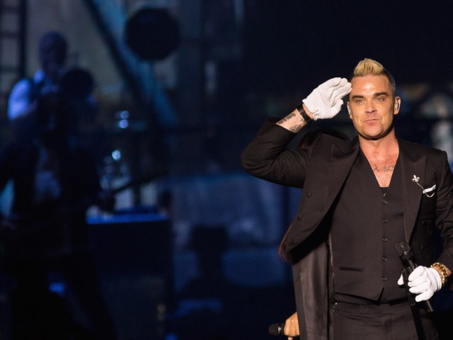 «Είμαι ο Robbie Williams και για τις επόμενες δύο ώρες ο κώλος σας μου ανήκει» #fact