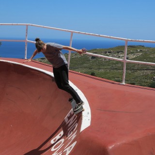 Έι BMXάδες και σκεϊτάδες, στην Άνδρο υπάρχει το τέλειο ξενοδοχείο για τη φάση σας.