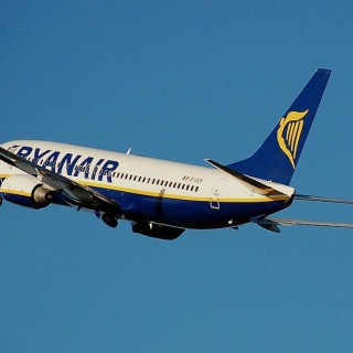 Αναστολή τελών και φόρων αεροδρομίου ζητά η Ryanair για να προσφέρει δωρεάν πτήσεις σε 3 δρομολόγια εσωτερικού