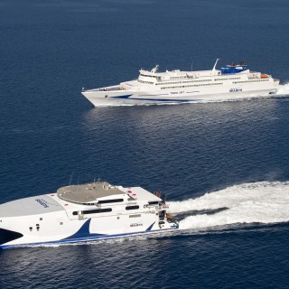 Η Sea Jets και η Popaganda χαρίζουν δύο εισιτήρια μετ’ επιστροφής σ’ ένα τυχερό