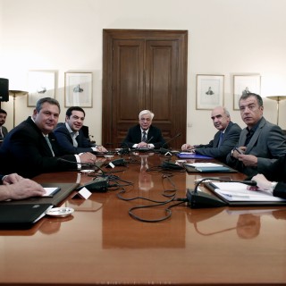 Ενιαίο κείμενο συντάσσουν οι πολιτικοί αρχηγοί