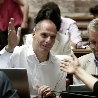 Βαρουφάκης: «Απόψε δεν θα είμαι στη Βουλή για να ψηφίσω για οικογενειακούς λόγους»