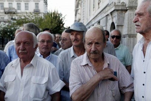 Συγκέντρωση διαμαρτυρίας συνταξιούχων στο κέντρο της Αθήνας