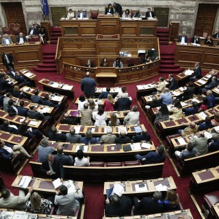 Με 251 «ΝΑΙ» ψηφίστηκε στην Ολομέλεια η ελληνική πρόταση