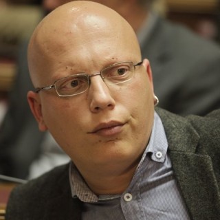 Ψηφίζει Όχι και παραιτείται ο βουλευτής του ΣΥΡΙΖΑ Δημήτρης Κοδέλας.