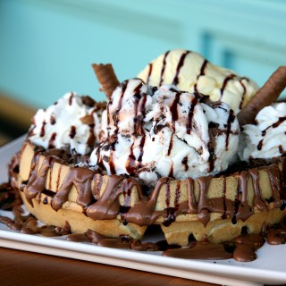 Κρέπα, βάφλα και με τη Βούλα