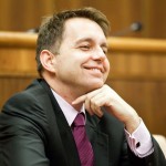 «Είναι κανείς να αναρωτιέται πόσο γρήγορα οι κάμπιες έγιναν πεταλούδες»