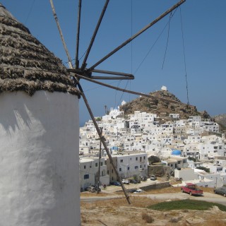 «Εκείνο το βράδυ, παραμονή της αναχώρησης για την Ίο, λίγο πριν τα 18 και λίγο μετά τις Πανελλήνιες, δεν μπορούσα να κοιμηθώ».