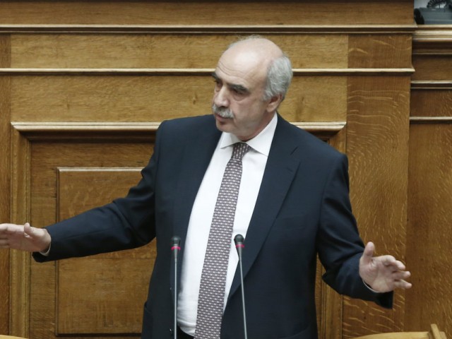 Μεϊμαράκης: «Με πουκάμισα έξω και χαβαλέ δεν μπορείς να κάνεις διαπραγμάτευση»