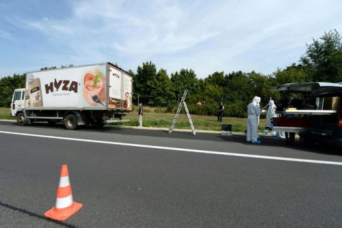 Περισσότερα από 20 πτώματα προσφύγων βρέθηκαν σε φορτηγό στην Αυστρία