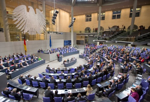 Υπερψηφίστηκε με 425 υπέρ από τη γερμανική βουλή το ελληνικό πρόγραμμα