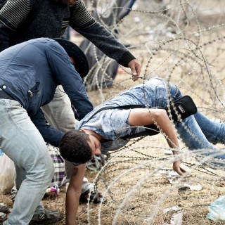 Ειδομένη, Σάββατο 22 Αυγούστου 2015: Περνώντας από συρματοπλέγματα