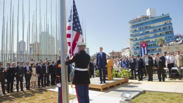 Η Αμερικανική σημαία κυματίζει και πάλι στην πρεσβεία των ΗΠΑ στην Κούβα