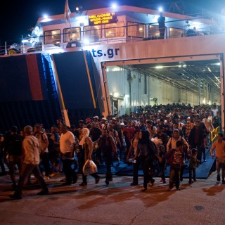 Συγκλονιστικό Βίντεο: Πρόσφυγας ξαναβρίσκει τα παιδιά του στην Κω