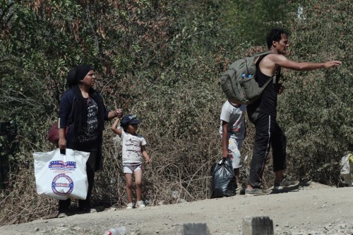 Η Ε.Ε. προσανατολίζεται ν’ αυξήσει τον αριθμό των προσφύγων που θα εγκατασταθούν σε άλλη χώρα