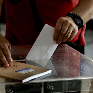 Δημοσκόπηση: Απειροελάχιστο προβάδισμα για ΣΥΡΙΖΑ έναντι της ΝΔ – Εκτός Βουλής οι ΑΝΕΛ