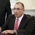 Καμμένος παραίτησε Καμμένο μ’ ένα τιτίβισμα