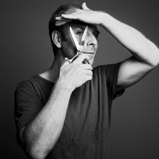 Στα όνειρά του, ο Νικόλας Χανακούλας κάνει stage diving σε λάιβ των Queen