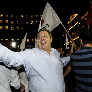 Την έξοδο από τα μνημόνια πανηγυρίζει ο Καμμένος υπενθυμίζοντας μας τον μικρό Αλέξη