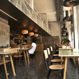 Το ολοκαίνουριο KINONÓ έχει την πιο ωραία μπάρα στην πόλη (και την έχει φτιάξει με τα χεράκια της η ιδιοκτήτριά του)