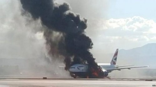 ΗΠΑ: Αεροσκάφος της British Airways τυλίχτηκε στις φλόγες (ΒΙΝΤΕΟ)