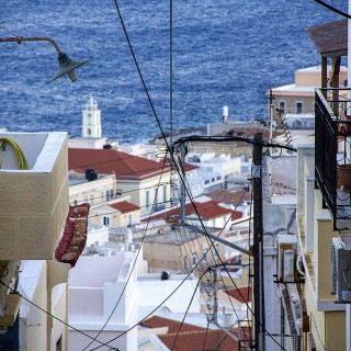 Μια πόλη σ’ένα βράχο στο Αιγαίο