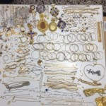 Έκλεψε από την Εκατονταπυλιανή τάματα αξίας 150.000 ευρώ