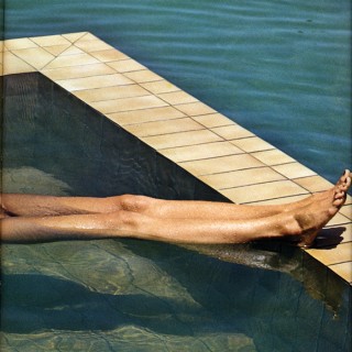 Η αξεπέραστη γοητεία του γυμνού της μπουρζουαζίας στο έργο του Helmut Newton 