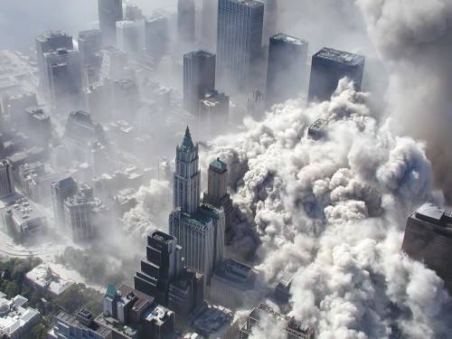Στις 11 Σεπτεμβρίου του 2001 γίνεται τρομοκρατική επίθεση στους Δίδυμους Πύργους