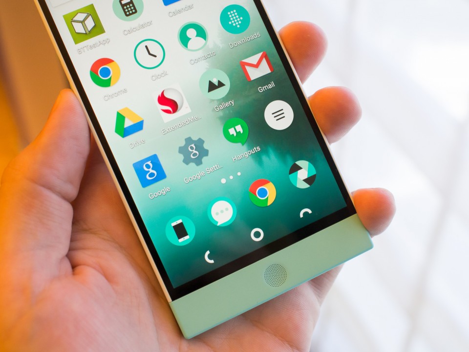 nextbit-robin-pre-production-02