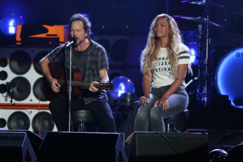Eddie Vedder & Beyoncé τραγουδάνε μαζί Bob Marley