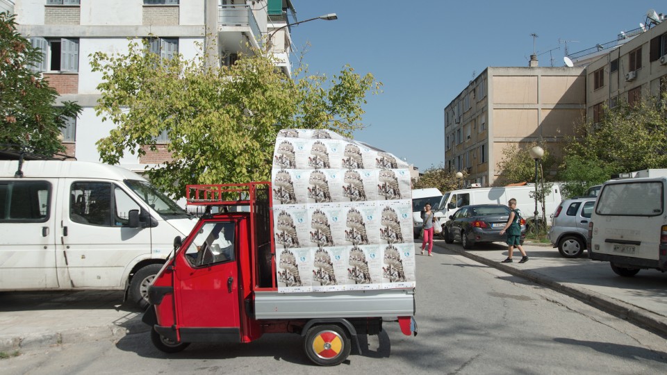 Δραματοποιημένη φωτογραφία από πρόβες για την παράσταση «Dourgouti Island Hotel» που θα πραγματοποιηθεί στις 23-25 Οκτωβρίου και 30,31 Οκτωβρίου - 1 Νοεμβρίου 2015