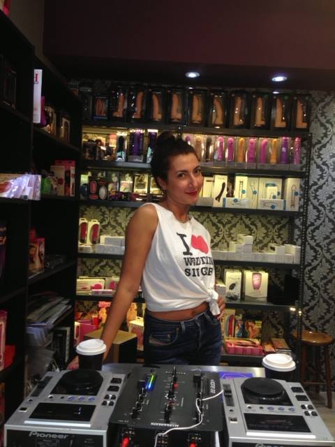 Methi Blonde στο Sexopolis. 