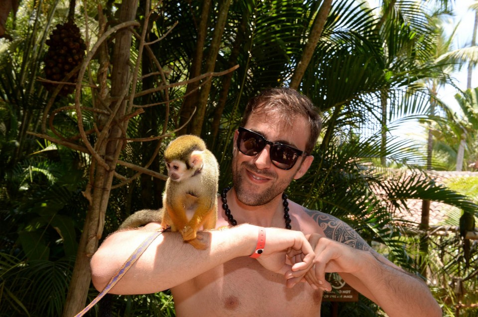 Μαϊμού με τον «πρέσβη» της Jose Cuervo στην Ελλάδα, Στέλιο Παπαδόπουλο. 