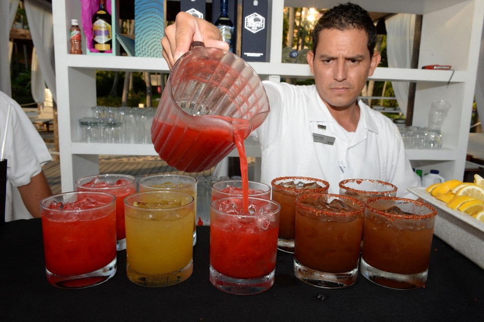 Πόσα χρώματα μπορείτε να φανταστείτε παρέα με μια τεκίλα. 