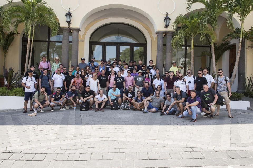 Σύσσωμη η ελληνική αποστολή. 