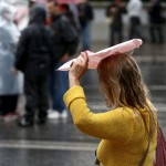 Σημαντικά προβλήματα σε Αττική και Ηλεία από τη σφοδρή βροχόπτωση- Απεγκλωβίστηκαν 2 άτομα από Ι.Χ. στην Ελευσίνα