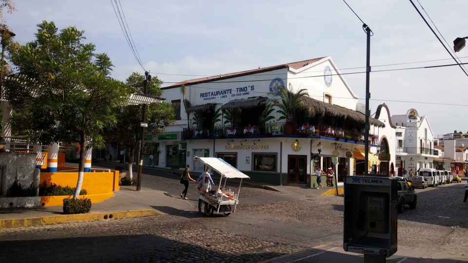 Εστιατόριο στο κέντρο. 