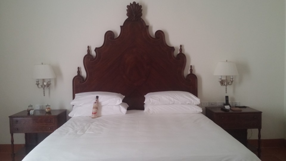 ... κρεβάτι μας. 