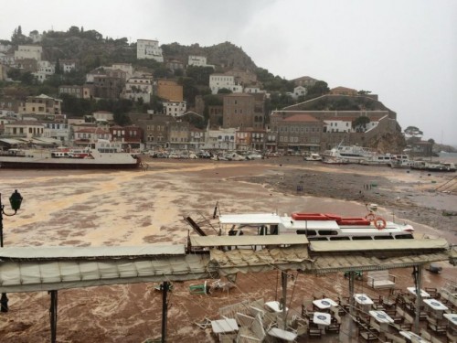 Σε κατάσταση έκτακτης ανάγκης η Ύδρα