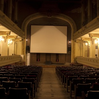 Στην Ίριδα της οδού Ιπποκράτους, εδώ και τρεις δεκαετίες μεγαλώνουν γερά σινεφίλ παιδιά