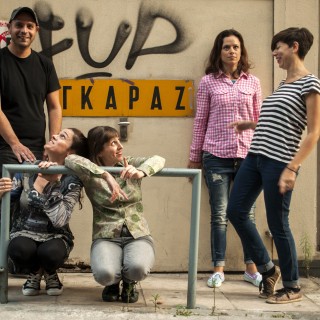 Σχεδόν γυναικείο γκρουπ, περίπου garage, εντελώς Mongrelettes.