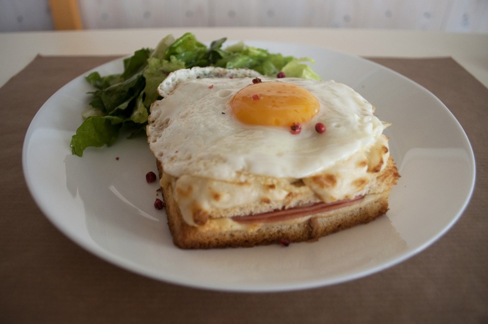 The egg, Holargos, Athens / Το Αυγό, Χολαργός, Αθήνα