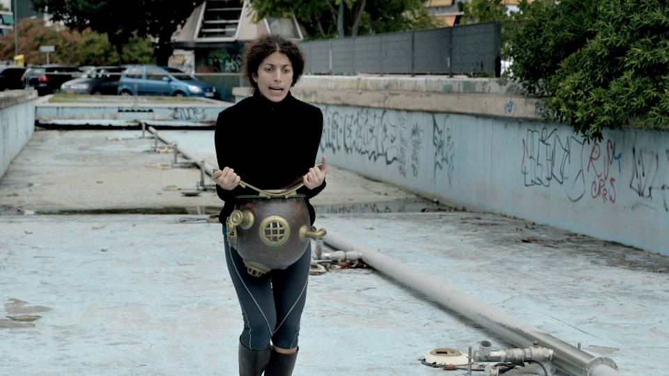 Δραματοποιημένη φωτογραφία από πρόβες για την παράσταση «Dourgouti Island Hotel» που θα πραγματοποιηθεί στις 23-25 Οκτωβρίου και 30,31 Οκτωβρίου - 1 Νοεμβρίου 2015