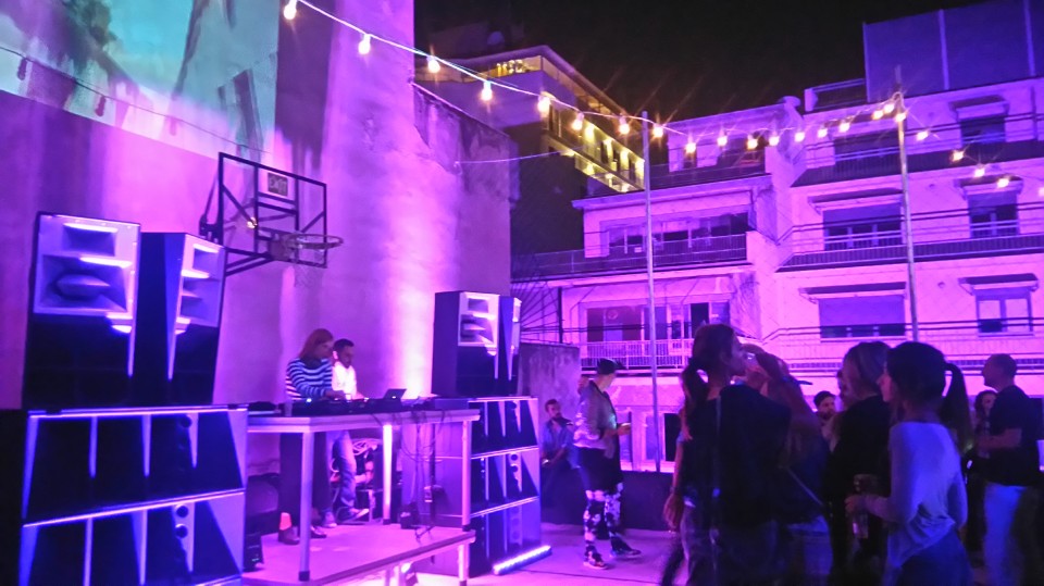 SunRISE πάρτι στη μεταμορφωμένη ταράτσα της Αναξαγόρα