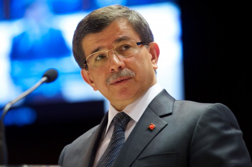 Νταβούτογλου: «Η Τουρκία θα συντρίψει όποιο αεροσκάφος παραβιάσει τον εναέριο χώρο της»
