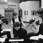 Στις 5 Οκτωβρίου του 1962 κυκλοφορεί το πρώτο single των Beatles με τίτλο Love me Do