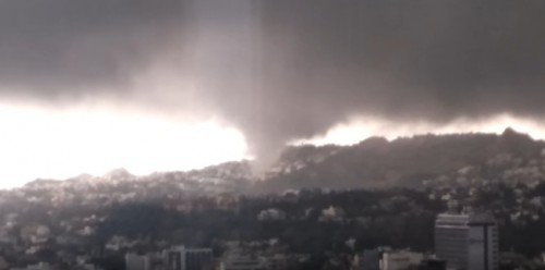 Ανεμοστρόβιλος πάνω από την Αθήνα (βίντεο)