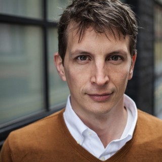 City on Fire: 15 πράγματα που πρέπει να ξέρετε για το εκδοτικό γεγονός της χρονιάς