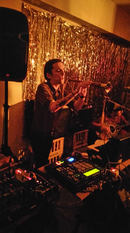 Ινδικό κλαρίνο και ambient. 